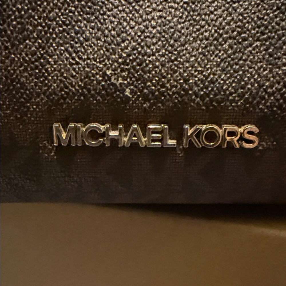 Michael Kors Brown Signature Bucket Bag with Tan Trim - Picture 4 of 7
